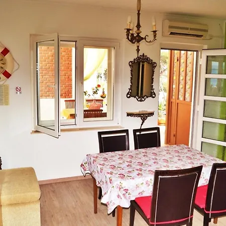By The Sea Krilo Jesenice, Omis - 15145 * Jesenice (Split-Dalmatia)
