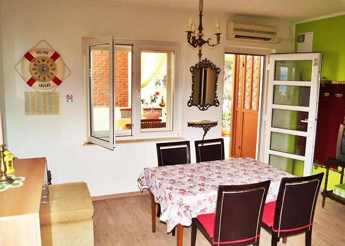 By The Sea Krilo Jesenice, Omis - 15145 * Jesenice (Split-Dalmatia)